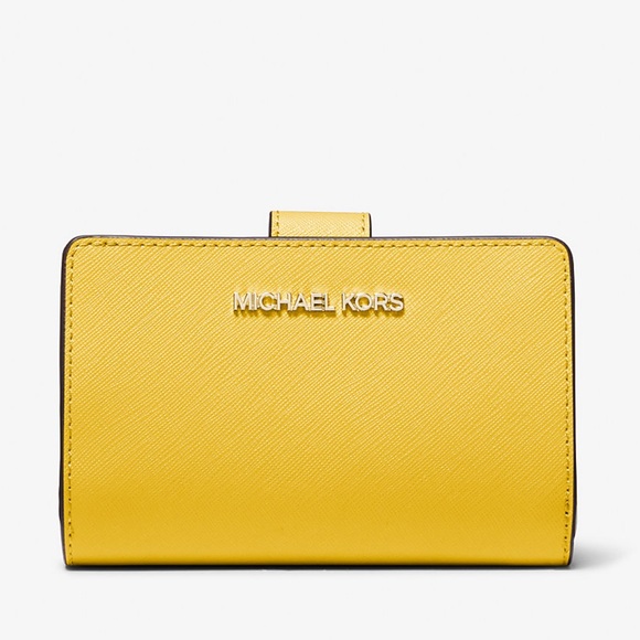 Michael Kors Medium Crossgrain Leather Wallet
COLOR GOLDEN YELLOW
NWT - Picture 4 of 16